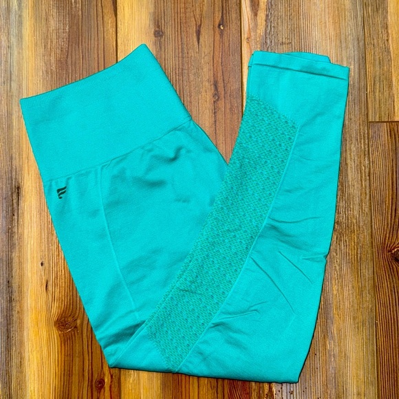Fabletics Teal Sync High Waisted Perforated 7/8 Tight Leggings Size Large - Picture 2 of 4